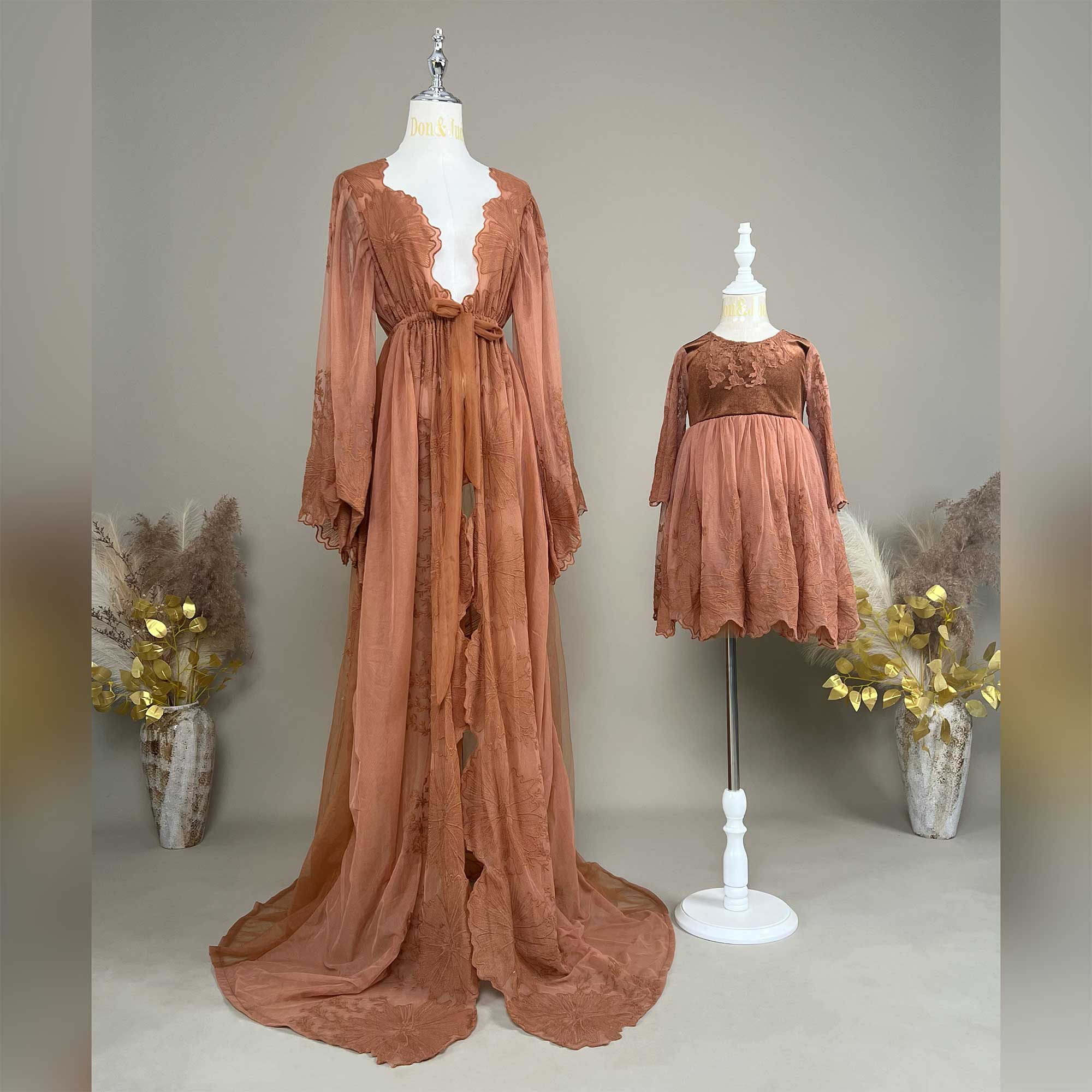 Women Formal Wear Photoshoot - Don & Judy-Robe en dentelle brodée